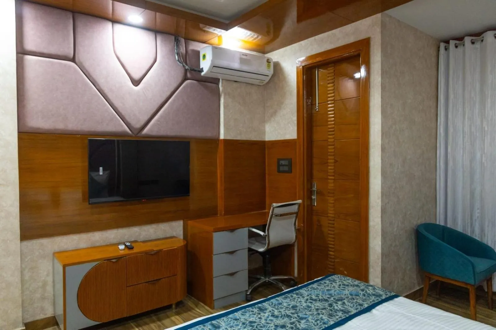 Platinum Service Apartment Dlf Phase 3 Cyber City Gurgaon