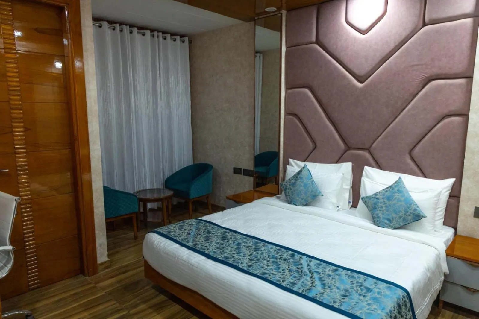 Platinum Service Apartment Dlf Phase 3 Cyber City Gurgaon 0*,