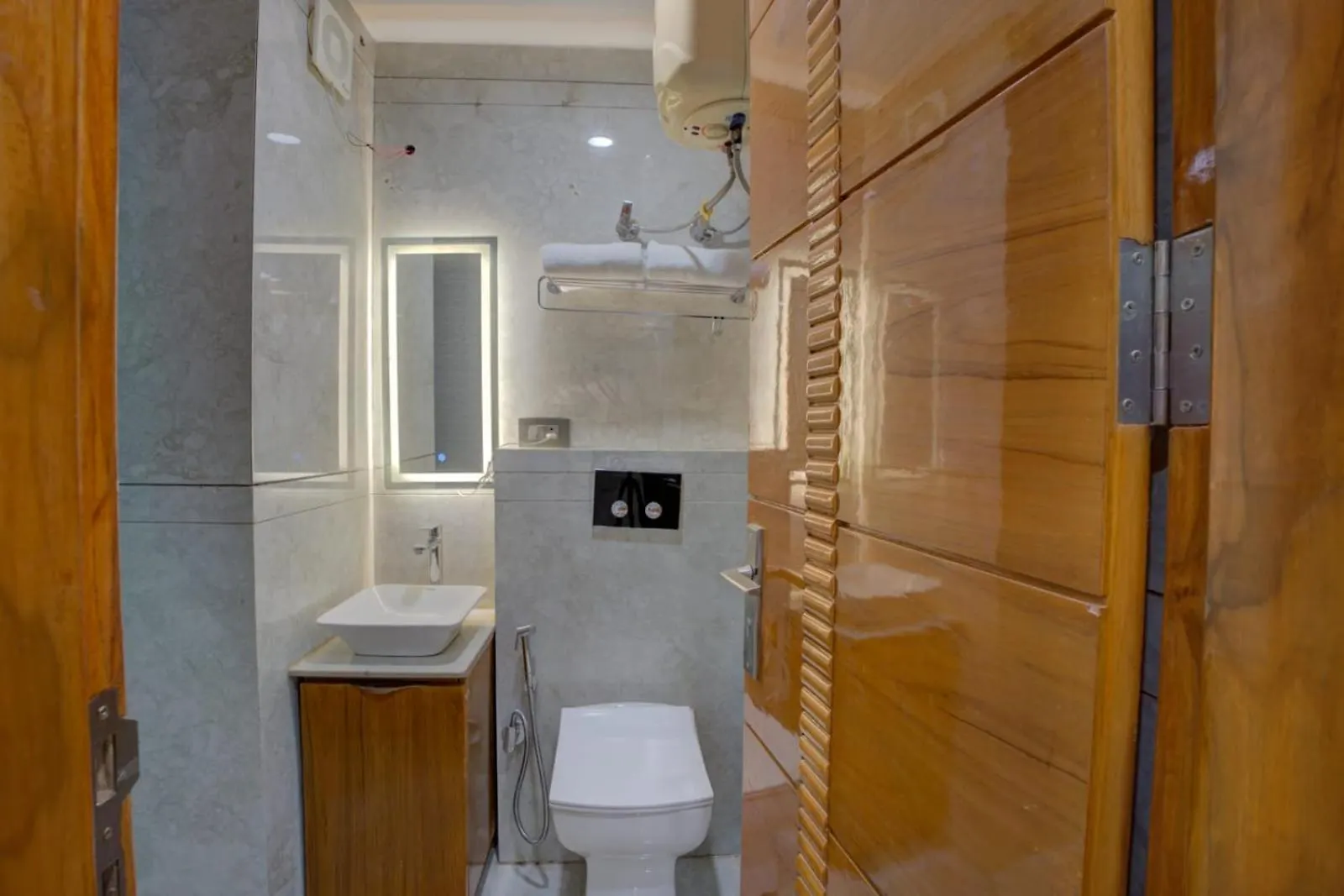 Platinum Service Apartment Dlf Phase 3 Cyber City Gurgaon