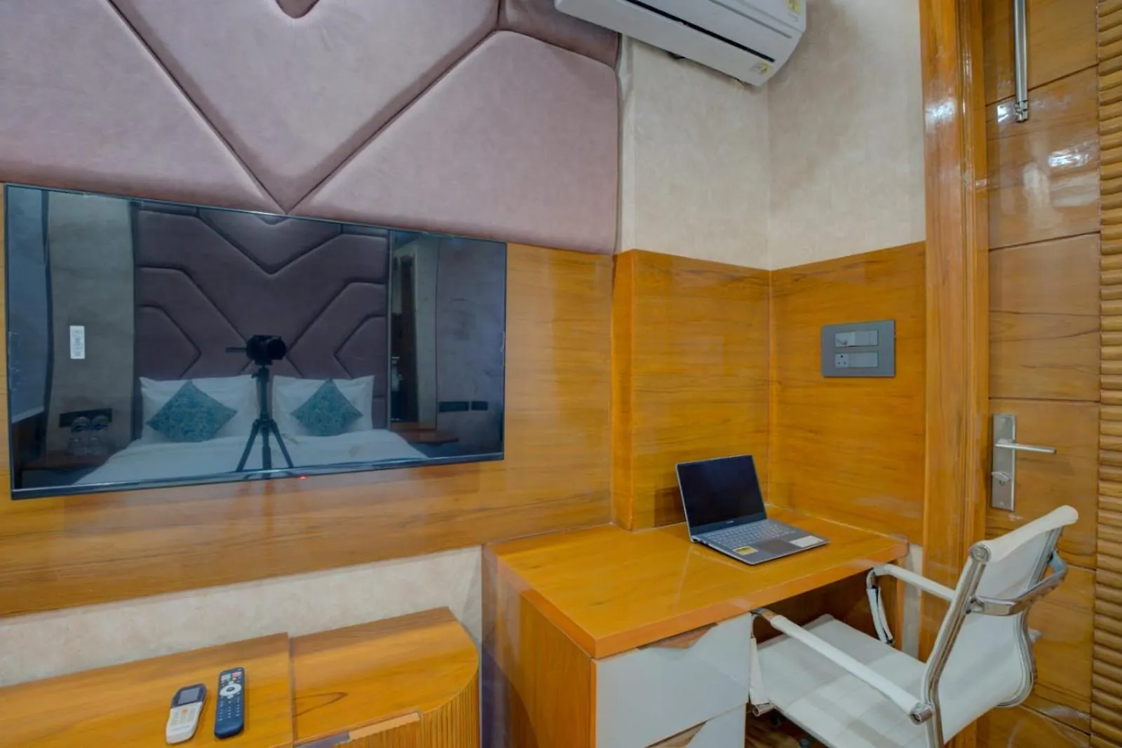 Platinum Service Apartment Dlf Phase 3 Cyber City Gurgaon Homestay